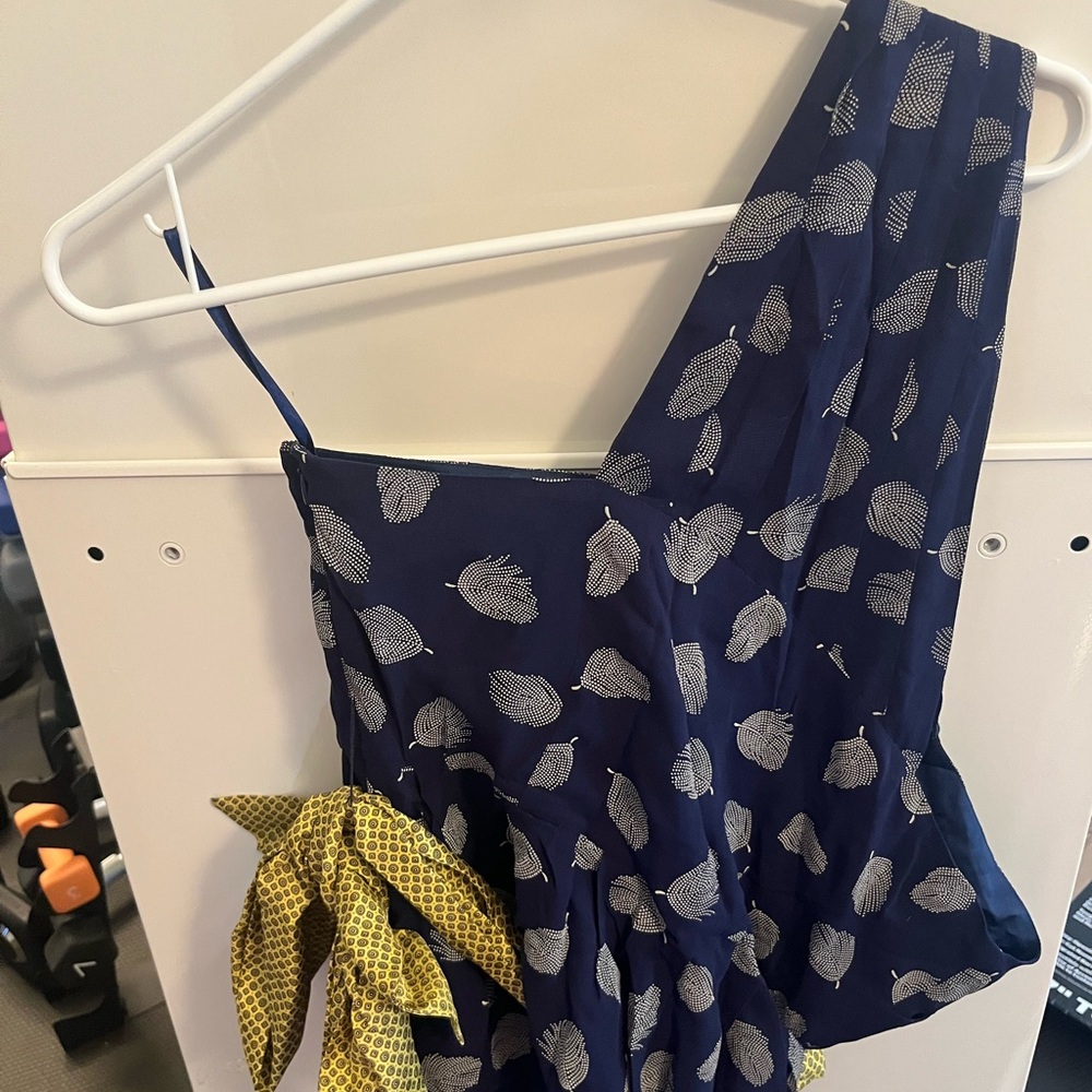 Fei silk one shoulder top, size 14